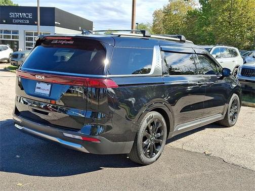2024 Kia Carnival SX