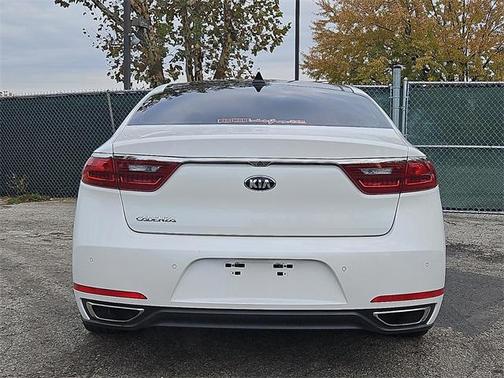 2017 Kia Cadenza Technology