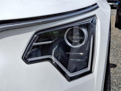 2025 Kia Niro SX