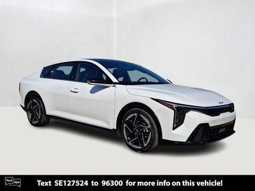 Snow White Pearl 2025 Kia K4 GT-Line