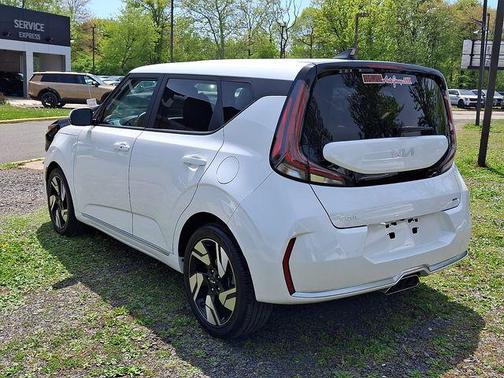 Snow White Pearl 2023 Kia Soul GT-Line