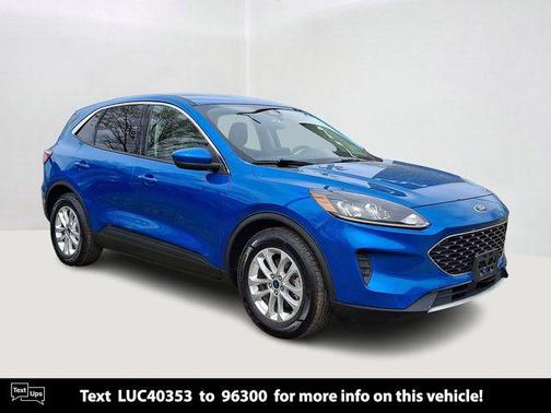Velocity Blue Metallic 2020 Ford Escape SE