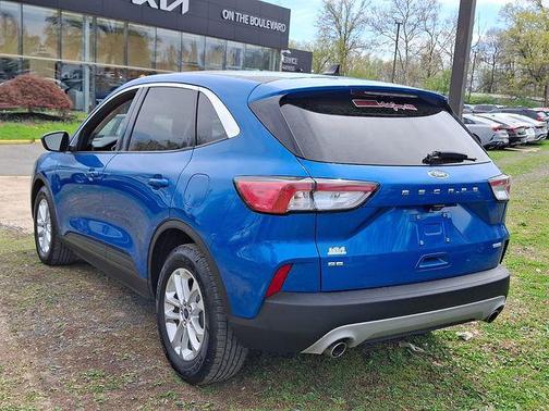 Velocity Blue Metallic 2020 Ford Escape SE