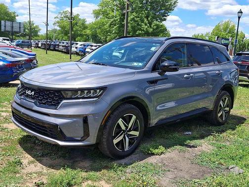 Everlasting Silver 2022 Kia Sorento S