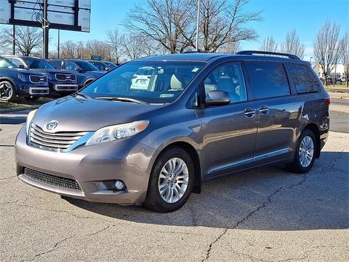 2017 Toyota Sienna SE