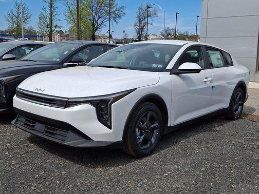 Snow White Pearl 2026 Kia K4 LXS