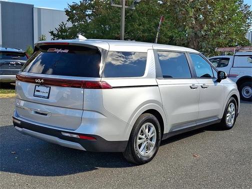 2022 Kia Carnival LXS