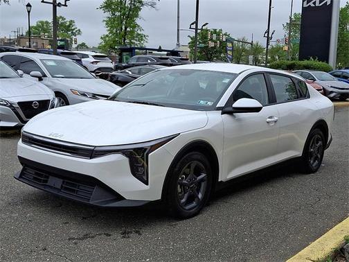 2025 Kia K4 LXS
