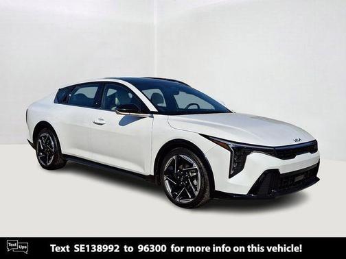 Snow White Pearl 2025 Kia K4 GT-Line