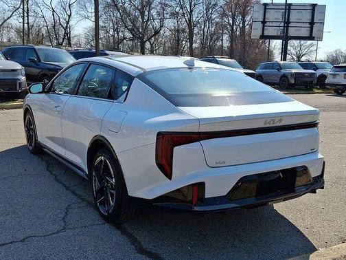 Snow White Pearl 2025 Kia K4 GT-Line