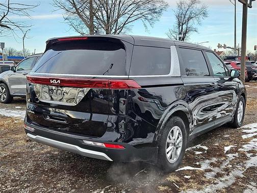 2024 Kia Carnival LX
