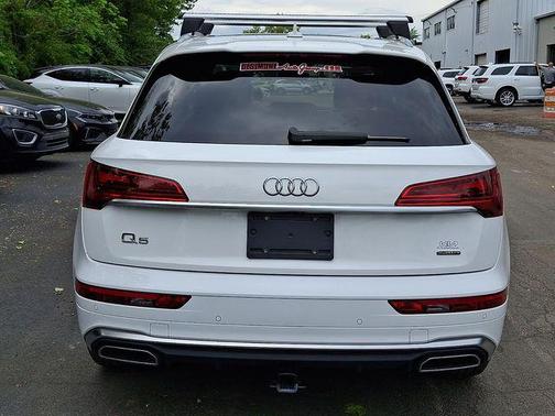Ibis White 2023 Audi Q5 45 S line Premium Plus