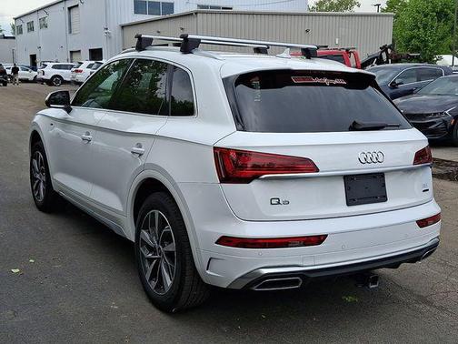 Ibis White 2023 Audi Q5 45 S line Premium Plus