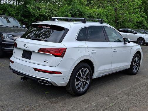 Ibis White 2023 Audi Q5 45 S line Premium Plus