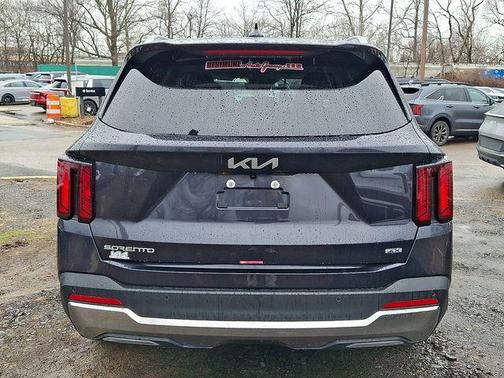 2025 Kia Sorento S