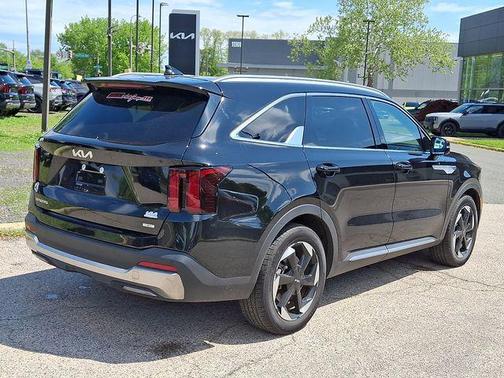 Aurora Black Pearl 2025 Kia Sorento Hybrid EX