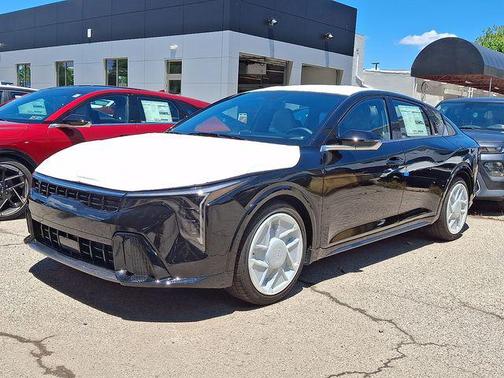 Aurora Black 2026 Kia K4 GT-Line