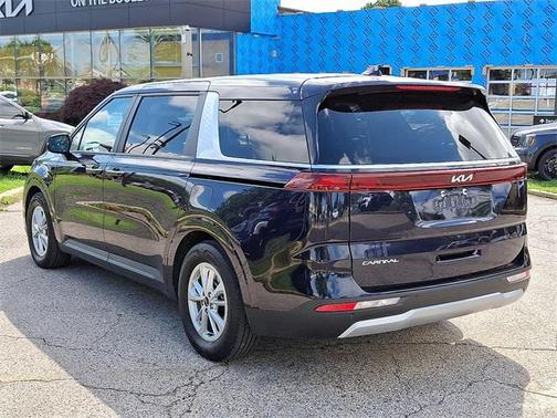 2024 Kia Carnival LX