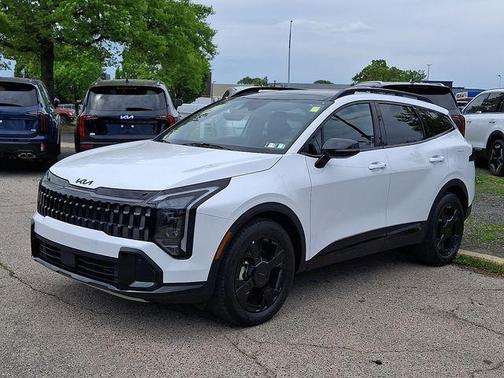 Glacial White Pearl 2026 Kia Sportage X-Line