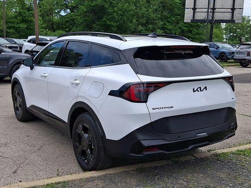 Glacial White Pearl 2026 Kia Sportage X-Line
