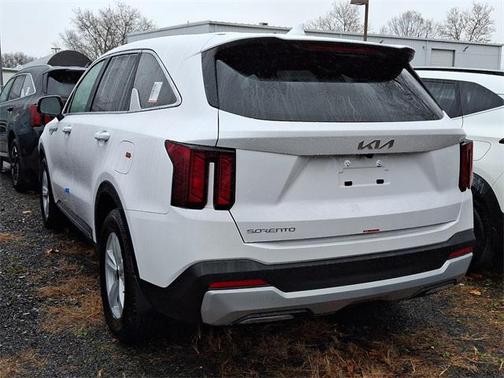 2025 Kia Sorento LX