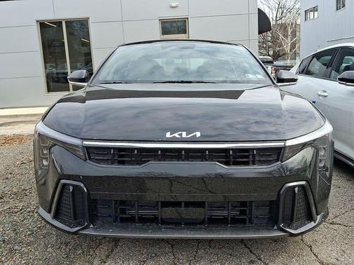 Aurora Black Pearl 2026 Kia K4 GT-Line