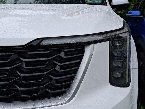 Glacial White Pearl 2026 Kia Sorento LX