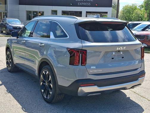 Wolf Gray 2025 Kia Sorento SX