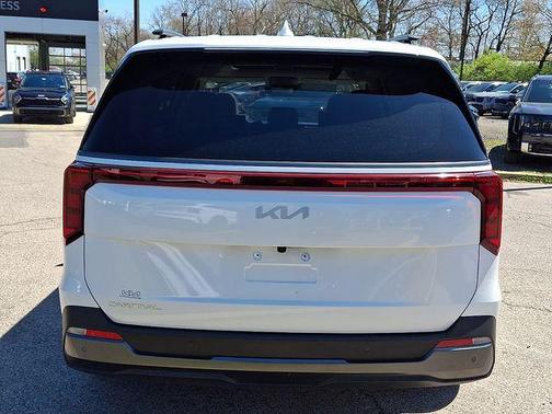 Snow White Pearl 2025 Kia Carnival SX