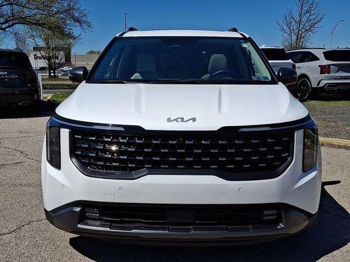 Snow White Pearl 2025 Kia Carnival SX