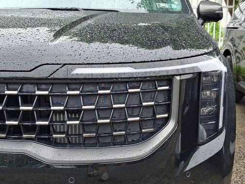 Aurora Black Pearl 2026 Kia Carnival Hybrid SX