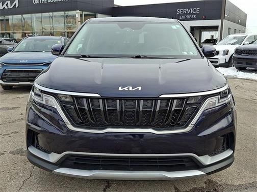 2024 Kia Carnival LX