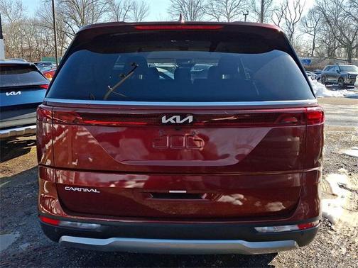 2024 Kia Carnival EX