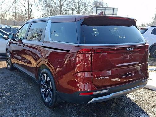 2024 Kia Carnival EX