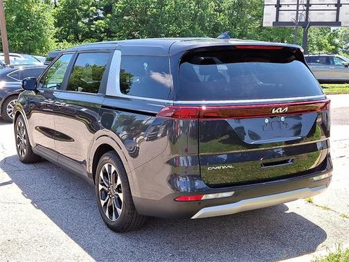 2024 Kia Carnival EX