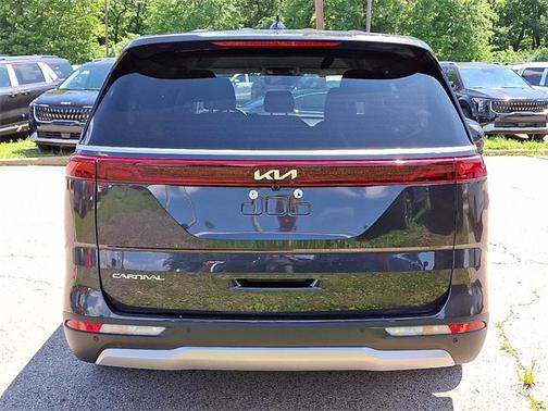 2024 Kia Carnival EX