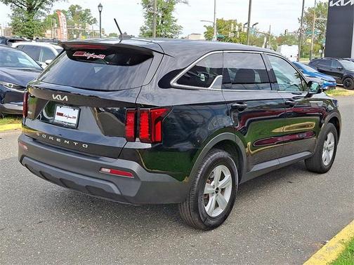 2022 Kia Sorento LX