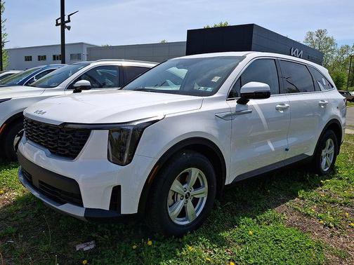 Glacial White Pearl 2026 Kia Sorento LX