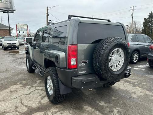 2010 Hummer H3 Base