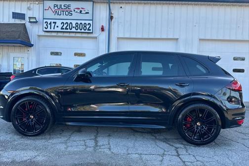 2013 Porsche Cayenne GTS