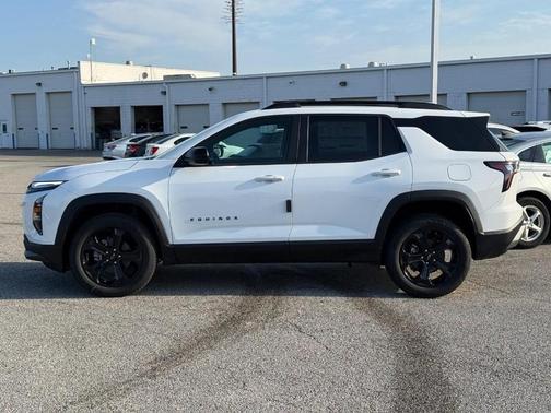 Summit White / White 2026 Chevrolet Equinox LT