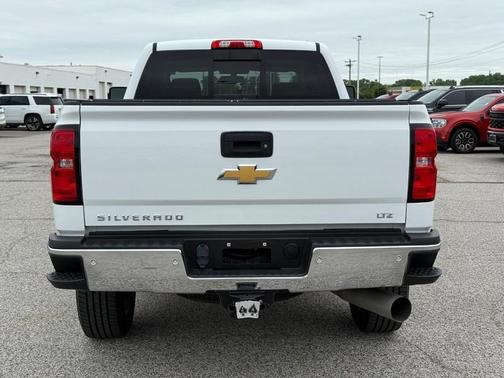 Summit White 2018 Chevrolet Silverado 2500 LTZ