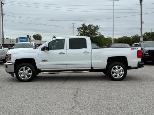 Summit White 2018 Chevrolet Silverado 2500 LTZ
