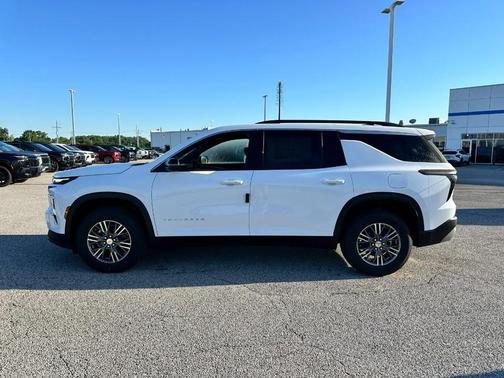 Summit White / White 2026 Chevrolet Traverse LT