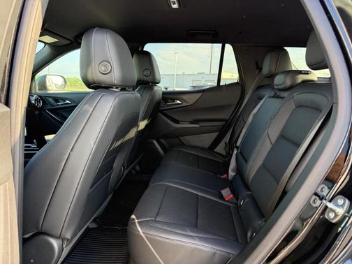 Mosaic Black Metallic 2026 Chevrolet Equinox LT