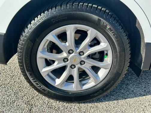 Summit White 2019 Chevrolet Equinox 1LT
