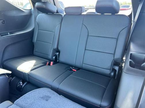 Sterling Gray Metallic 2026 Chevrolet Traverse RS