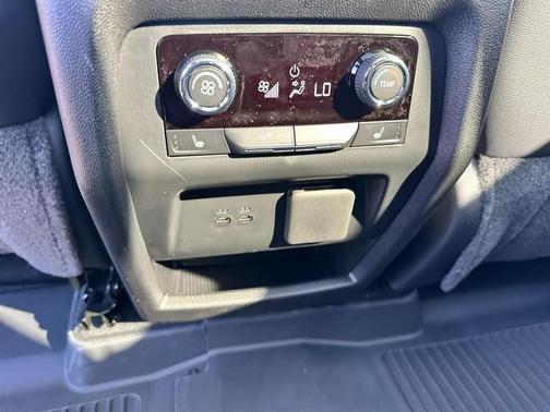 White Tri-Coat 2026 Chevrolet Traverse High Country