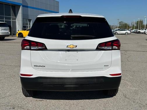 Summit White 2022 Chevrolet Equinox LS