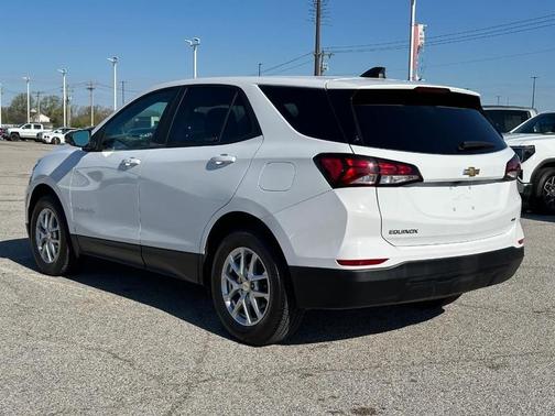Summit White 2022 Chevrolet Equinox LS
